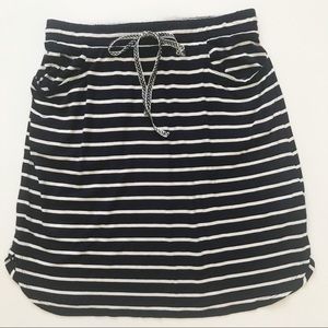 Max studio Navy striped skirt